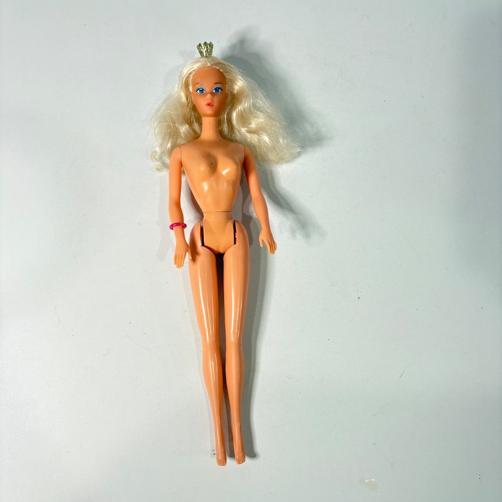 Vintage 1976 Ballerina Barbie Doll Mattel Superstar Face Gold Crown 9093